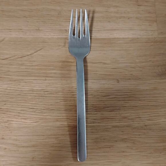 WMF Cromargan Reno 6 7/8" Salad Fork Korea Stainless 18/10 Stainless - Picture 1 of 5